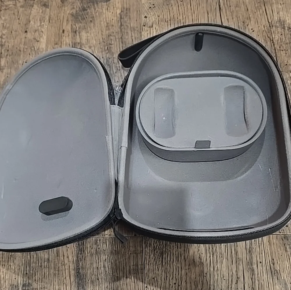 Meta Oculus quest travel case black
